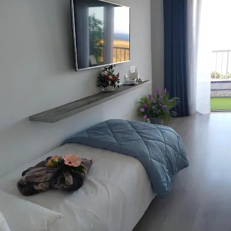 Playa Monis 1 Apartamento *